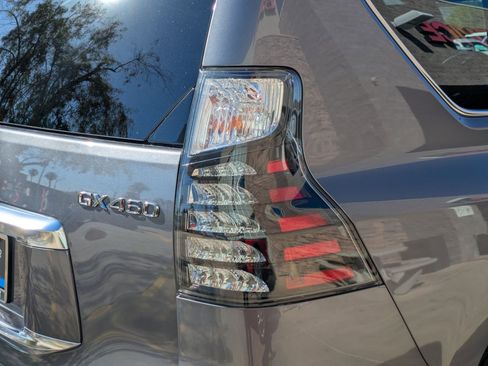 Used 2023 Lexus GX 460 Luxury w/ Sport Design Package AWD/4WD image 12