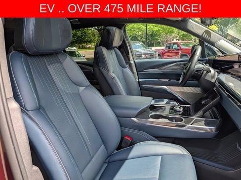 Used 2025 Cadillac Escalade IQ Luxury 2 w/ LPO, Premium Carpet Package AWD/4WD image 19