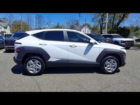 Certified 2025 Hyundai Kona SE AWD/4WD image 9