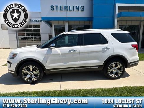 Used 2018 Ford Explorer Platinum AWD/4WD image 2