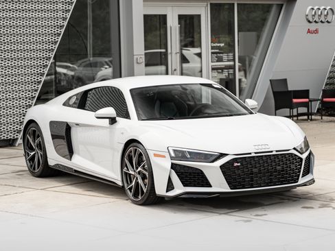 Certified 2023 Audi R8 V10 performance w/ Premium Package RWD image 2