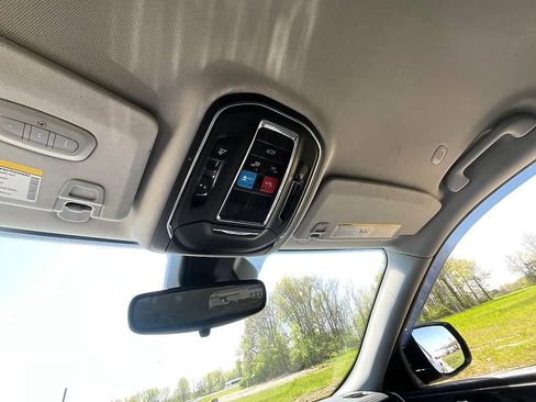 Used 2022 Jeep Grand Cherokee L Limited AWD/4WD image 24