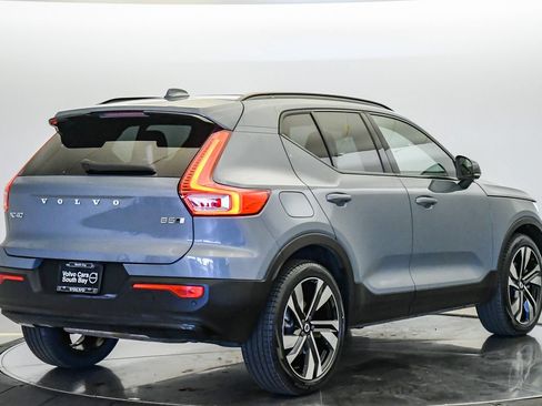 Certified 2023 Volvo XC40 B5 Plus w/ Protection Package Premier AWD/4WD image 5