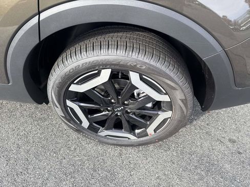 New 2025 Kia Telluride S image 5