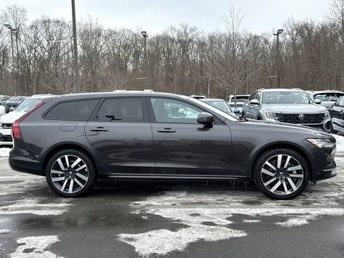 Certified 2023 Volvo V90 B6 Cross Country Plus w/ Climate Package image 3