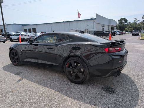 Used 2018 Chevrolet Camaro SS RWD image 6