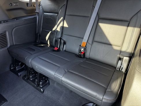 Certified 2024 Chevrolet Suburban High Country image 9