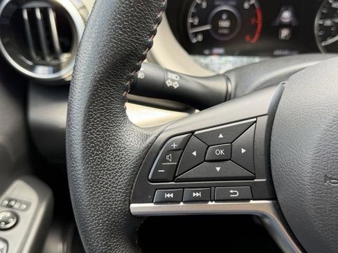 Certified 2022 Nissan Kicks SR FWD image 18