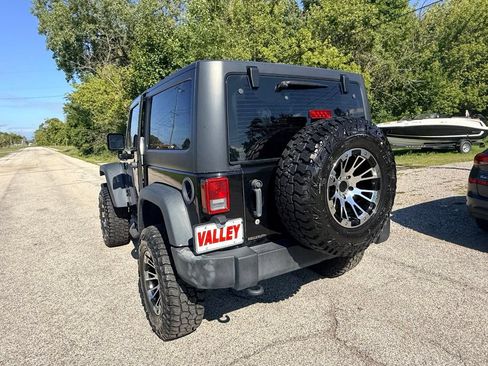 Used 2017 Jeep Wrangler Sport AWD/4WD image 12