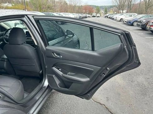 Used 2021 Nissan Altima 2.5 SV FWD image 19