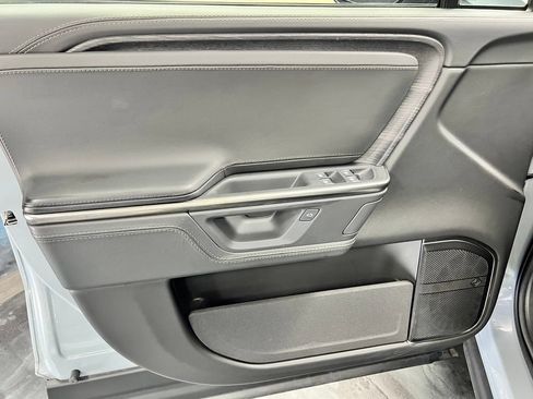 Used 2025 Rivian R1S Adventure AWD/4WD image 27