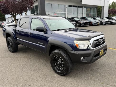 Used 2012 Toyota Tacoma 4x4 Double Cab w/ TRD Off-Road Pkg image 6