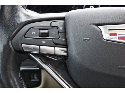 Used 2022 Cadillac Escalade Premium Luxury image 11