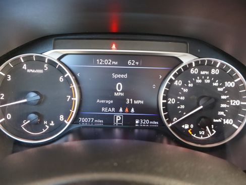 Used 2024 Nissan Altima 2.5 SV image 14