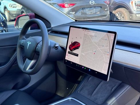 Used 2022 Tesla Model Y Long Range AWD/4WD image 5