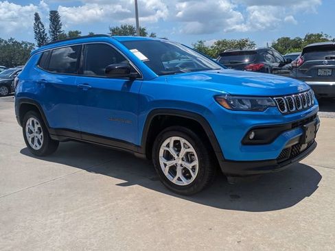 Used 2024 Jeep Compass Latitude AWD/4WD image 2