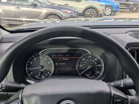 Used 2025 Nissan Frontier SV RWD image 9