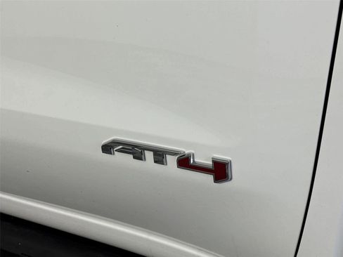 Used 2022 GMC Sierra 1500 AT4 w/ AT4 Preferred Package image 10