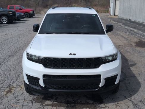 Used 2025 Jeep Grand Cherokee L Laredo image 22