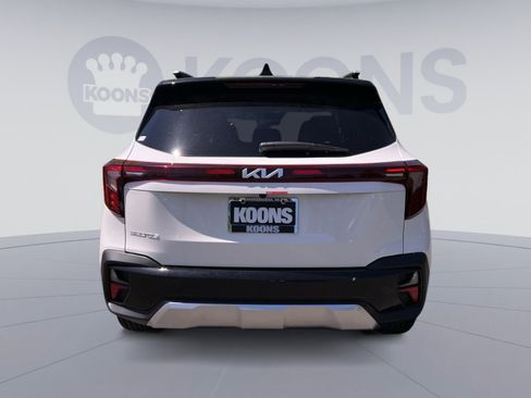 New 2026 Kia Seltos S FWD image 10