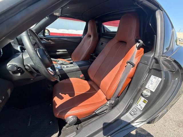 Used 2023 MAZDA MX-5 Miata Grand Touring w/ Weather Package RWD image 5