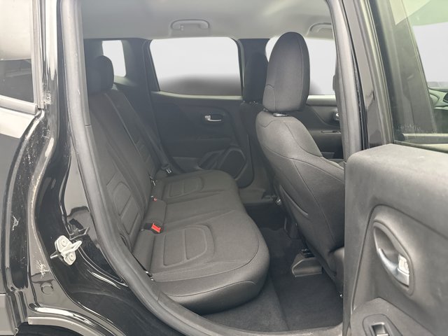Used 2020 Jeep Renegade Latitude w/ Cold Weather Group AWD/4WD image 17