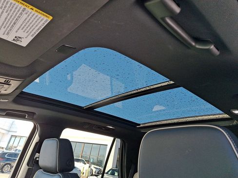 Used 2022 GMC Yukon SLT w/ SLT Luxury Package image 12