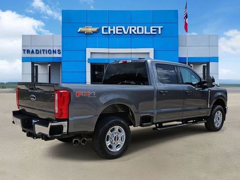 Used 2025 Ford F250 XLT w/ FX4 Off-Road Package AWD/4WD image 9