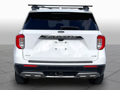 Certified 2020 Ford Explorer XLT w/ Equipment Group 202A AWD/4WD image 5