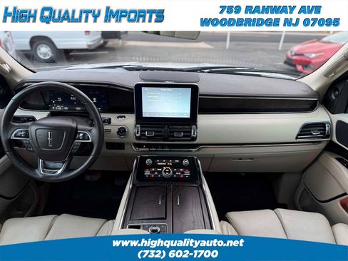 Used 2018 Lincoln Navigator Select w/ Technology Package AWD/4WD image 28