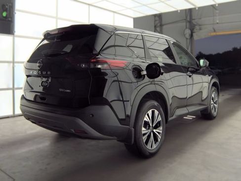 Used 2023 Nissan Rogue SV AWD/4WD image 3