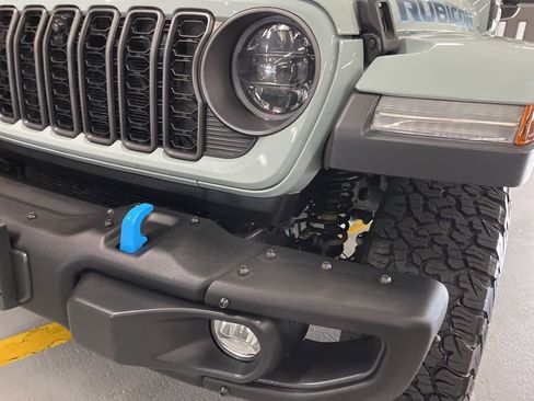 Used 2024 Jeep Wrangler Unlimited Rubicon 4xe AWD/4WD image 10