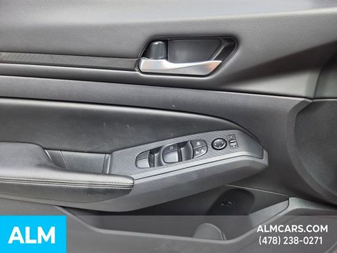 Used 2025 Nissan Altima 2.5 SV image 21