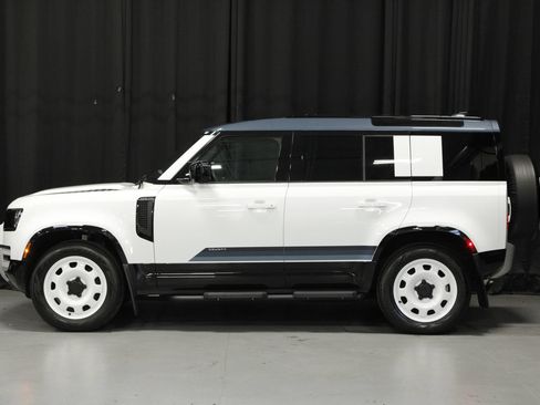 Used 2025 Land Rover Defender 110 S AWD/4WD image 2