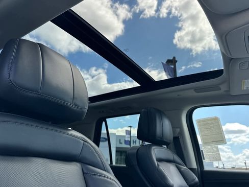 New 2026 Lincoln Navigator L Reserve AWD/4WD image 19