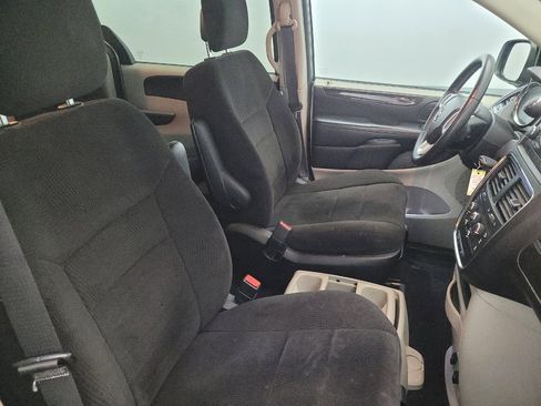 Used 2013 Dodge Grand Caravan SE image 21