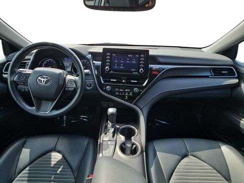 Used 2023 Toyota Camry SE w/ Convenience Package FWD image 9