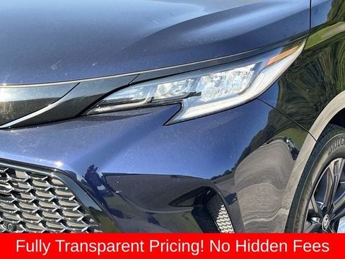 Used 2025 Toyota Sienna XSE AWD/4WD image 10
