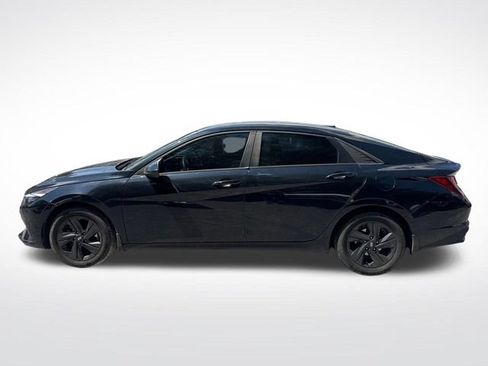 Used 2022 Hyundai Elantra SEL w/ Convenience Package FWD image 2