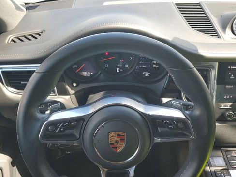 Used 2018 Porsche Macan image 22
