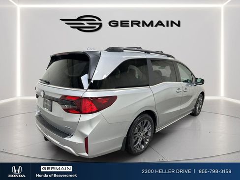 New 2026 Honda Odyssey Touring image 7