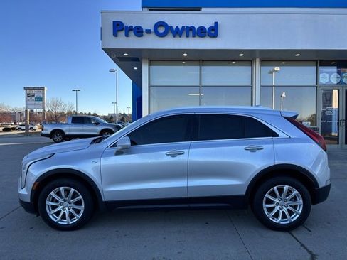 Used 2019 Cadillac XT4 Luxury w/ Cold Weather Package image 8