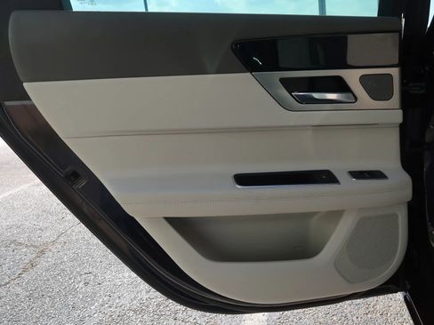 Used 2017 Jaguar XF Prestige image 49