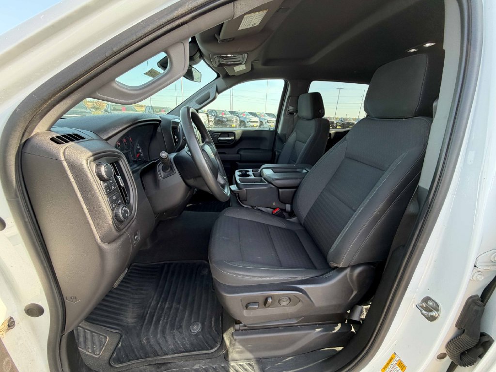 Used 2023 Chevrolet Silverado 1500 Custom AWD/4WD image 18