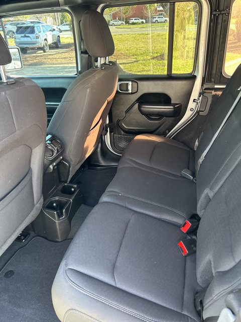 Used 2022 Jeep Wrangler Unlimited Sport AWD/4WD image 6