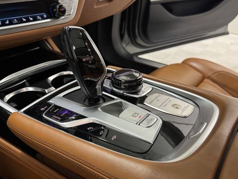 Used 2017 BMW ALPINA B7 xDrive image 18