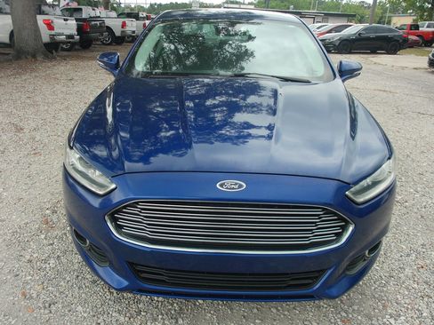 Used 2013 Ford Fusion SE FWD image 2