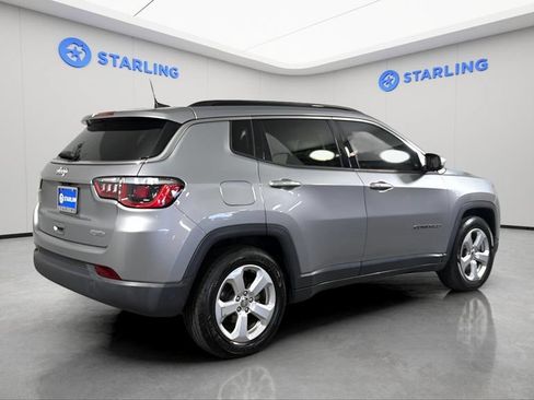 Used 2020 Jeep Compass Latitude FWD image 9