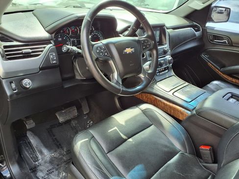 Used 2017 Chevrolet Suburban Premier RWD image 4