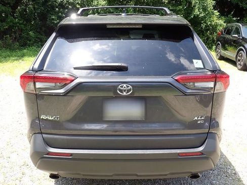 Certified 2022 Toyota RAV4 XLE AWD/4WD image 4
